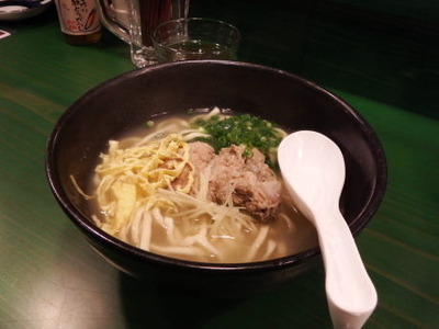 「ソーキそば（小）」@琉球新麺 通堂 横浜ラーメン博物館店の写真