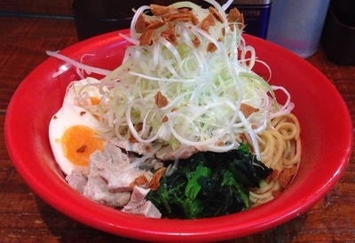 「家そば中盛＋ごはん(750円＋サービス)」@横浜家系ラーメン いとし家の写真