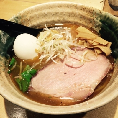 「味玉焼きあご塩らー麺 900円」@焼きあご塩らー麺 たかはし 新宿本店の写真