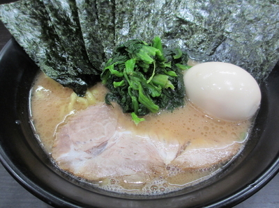 「醤油ラーメン中盛り海苔増し」@らーめん家 せんだい 鶴ヶ峰本店の写真