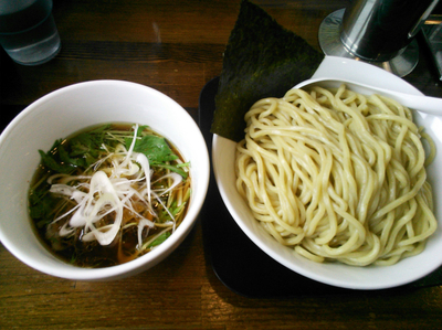 「煮干し醤油つけ麺(特盛) ￥780」@自家製麺ばくばくの写真