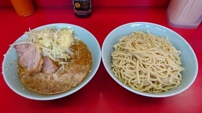 「小ラーメン（690円）＋ぎょったまつけ麺（100円）ニンニク」@ラーメン二郎 中山駅前店の写真