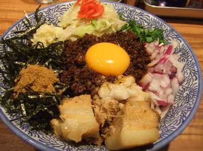 「【木曜限定】新台湾汁なし油そば　８００円」@ラーメン燈郎の写真