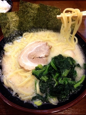 「塩ラーメン¥680」@横浜家系ラーメンとりとんの写真