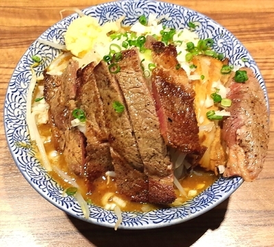 「ミニカレーラーメン730円+ステーキ300円」@ラーメン燈郎の写真