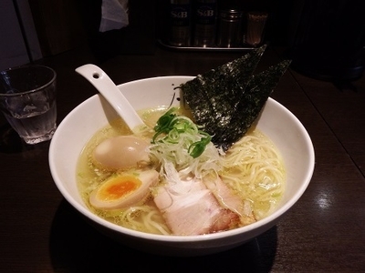 「中華そば鶏と魚出汁の塩＋味たま（１／２個）×２」@札幌 凡の風の写真