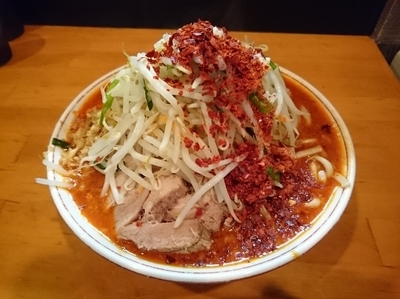 「味噌ラーメン700円＋から〜いの100円(限定)＋生姜唐辛子」@いがみその写真