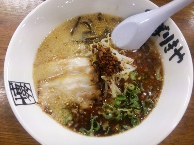 「黒こてめん（はりがね）＋替玉（粉おとし）×2」@八番山 博多らーめん ばりきや 前橋店の写真