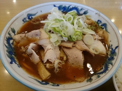 「チャーシューラーメン(小)800円＋ライス200円」@大喜 根塚店の写真