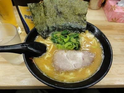 「ラーメン500円　プレモル中瓶380円」@せい家 蒲田店の写真