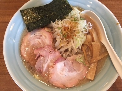 「らーめん（背脂正油）」@麺通の写真