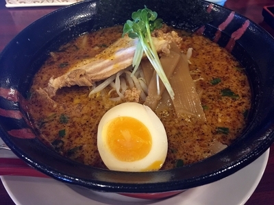 「辛みそらーめん（１０１５円）」@らーめん 雷豚 白岡店の写真