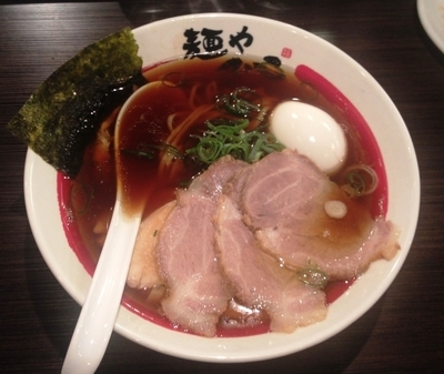 「味玉醤油そば 850円」@麺や でこの写真