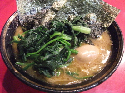「ラーメン+生ほうれん草+味玉」@家系総本山 ラーメン吉村家の写真