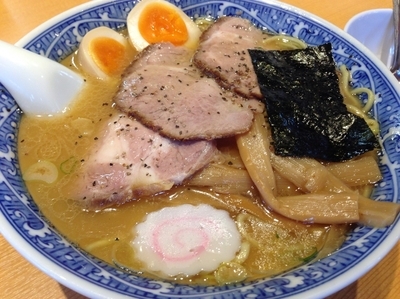 「特製中華そば」@中華そば 青葉 東大和店の写真