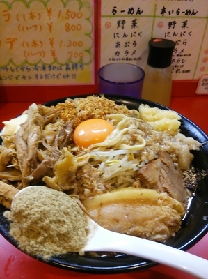 「辛いまぜそば＋鶏ほぐしマシマシ＋煮干し＋マヨネーズ（全マシ）」@麺屋 桐龍の写真