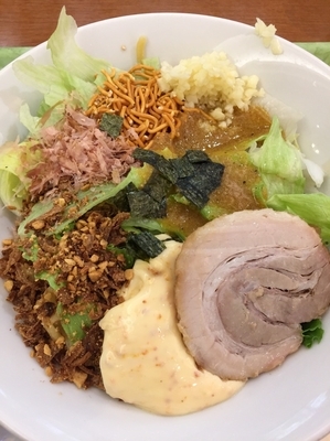 「冷しまぜそば(辛味以外全マシ)￥７８０」@ジャンクガレッジ イオンレイクタウンmori店の写真