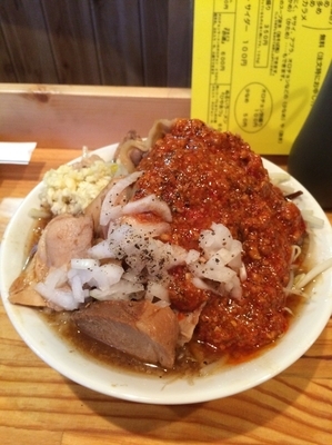 「豚入りオロチョンラーメン」@にかいやの写真