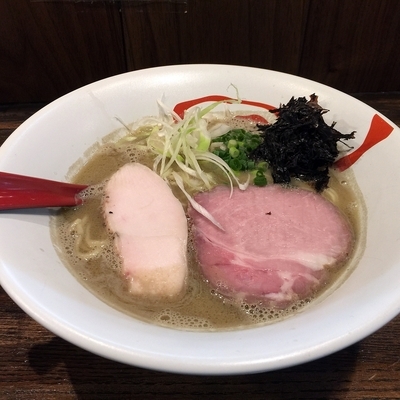 「【月曜限定】ニボ白湯らーめん（７００円）」@らーめん詩の写真