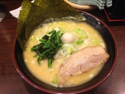 「醤油ラーメン ネギ増し」@横濱家系ラーメン 吟家 実籾店の写真