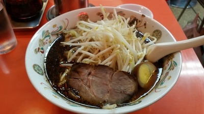 「ワンタンメン(800円)+餃子(500円)」@永楽の写真