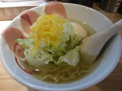 「【限定】柚子と生ハムのあっさり冷やし塩ラーメン」@らーめん 月の兎影の写真