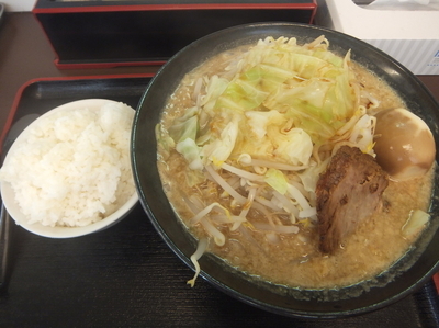 「野菜ラーメン780円＆ランチでライス＆クーポンで玉子無料」@中華そば つけ麺 魚介の達人 久兵衛 北柏店の写真