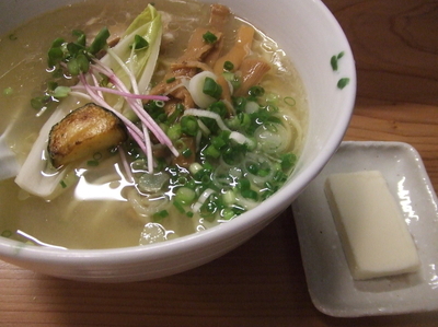 「らーめん　塩バター　７８０円」@ロ麺ズの写真