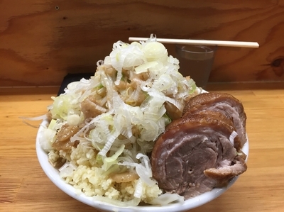 「ラーメン中全増し脂ニンニクダブル小豚」@ハイマウントの写真