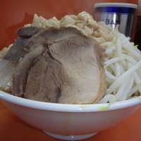 ラーメン並(730円)ニンニク野菜アブラ