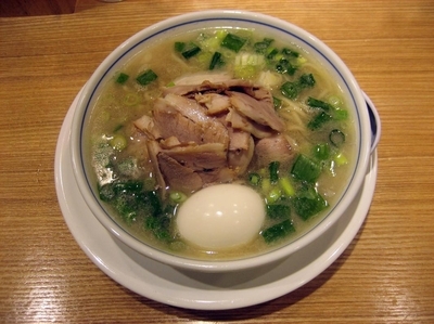 「バラそば780円＋塩味玉120円」@玉 バラそば屋 中野店の写真