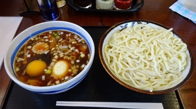 「特製もりそば：中（500円）＋生玉子（50円）」@日の出屋の写真
