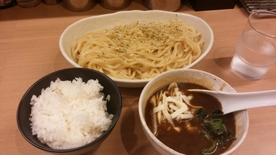 「カレーつけ麺　大盛　680円　無料ライス」@麺達 うま家 水道橋店の写真