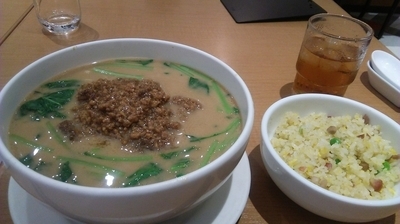 「坦坦麺 半チャーハンセット 1200円」@崎陽軒中華食堂 横浜ポルタ店の写真