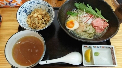「一周年記念 ニボ帆立のつけそば 帆立の炊込みご飯付 700円」@中華そば よしかわの写真