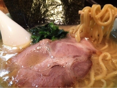 「ラーメン 並盛(650円)」@豚骨醤油らーめん 浅草隊の写真