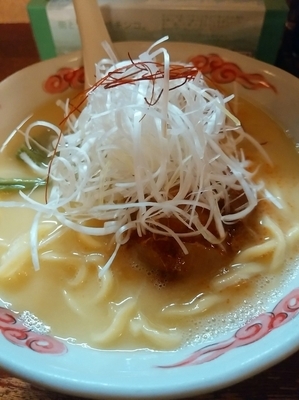 「辛鶏白湯らーめん840円」@麺・酒処 ぶらりの写真