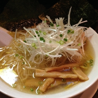 「塩ラーメン￥750（麺固）」@稲荷屋の写真