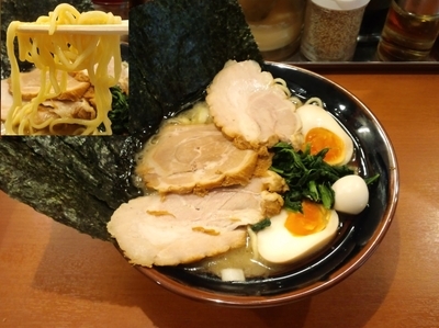 「オールスターラーメン固め 920円」@横浜家系ラーメン 極味家の写真