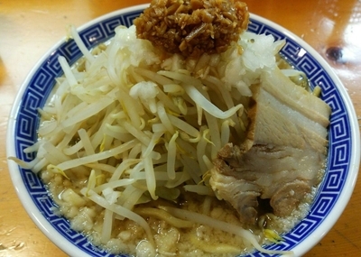 「ミニラーメン　背脂多めニンニク普通　680円」@山勝角ふじ 新松戸店の写真