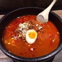 担担麺（800円）/絶品キムチ/豚足/もみじ