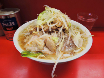 「｢小ラーメン　ニンニク少なめアブラ｣」@ラーメン二郎 三田本店の写真