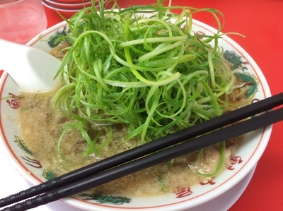「特製醤油九条ネギラーメン【800円】」@ラーメン魁力屋 五反田店の写真
