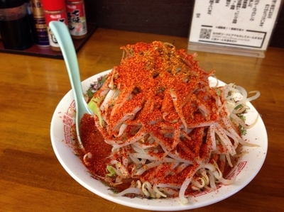 「プチラーメンかためヤサイ一味唐辛子600円」@豚五里羅Ⅱの写真