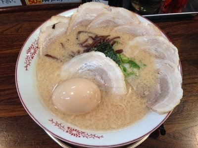 「豚骨ラーメ+煮卵」@豚骨ラーメン いちもんじ 北本店の写真