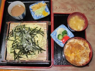 「中華ざる（ごま）＋たぬき丼850円（ランチ）」@辰巳庵の写真