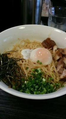 「スタミナ冷やしまぜそば （700円）」@二代目 小六の写真