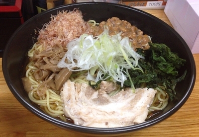 「冷や汁納豆らーめん(週限定)＋ライス(790円＋150円)」@麺処福吉ATSUSHIの写真