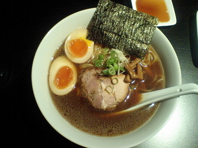 「ラーメン（醤油）＋煮卵　８００円」@ラーメン ツキフクヤの写真