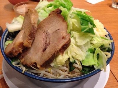 「男前らーめん ニンニク・野菜(250円)」@七匹の子ぶた 京王府中SC店の写真